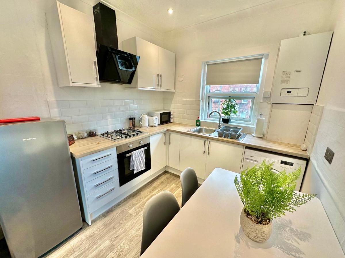 Chic Apartment In Central Bournemouth With Parking Eksteriør bilde