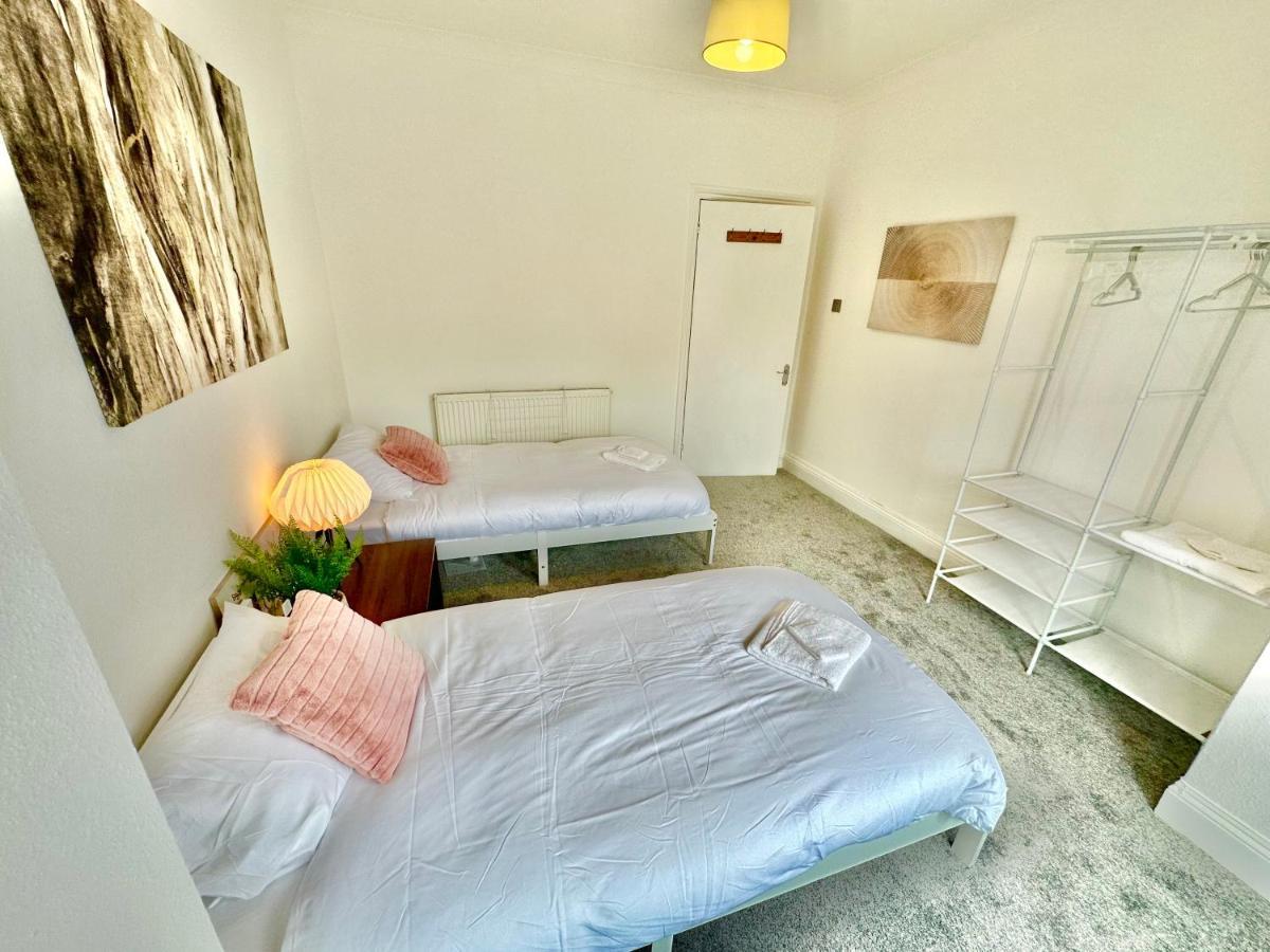 Chic Apartment In Central Bournemouth With Parking Eksteriør bilde