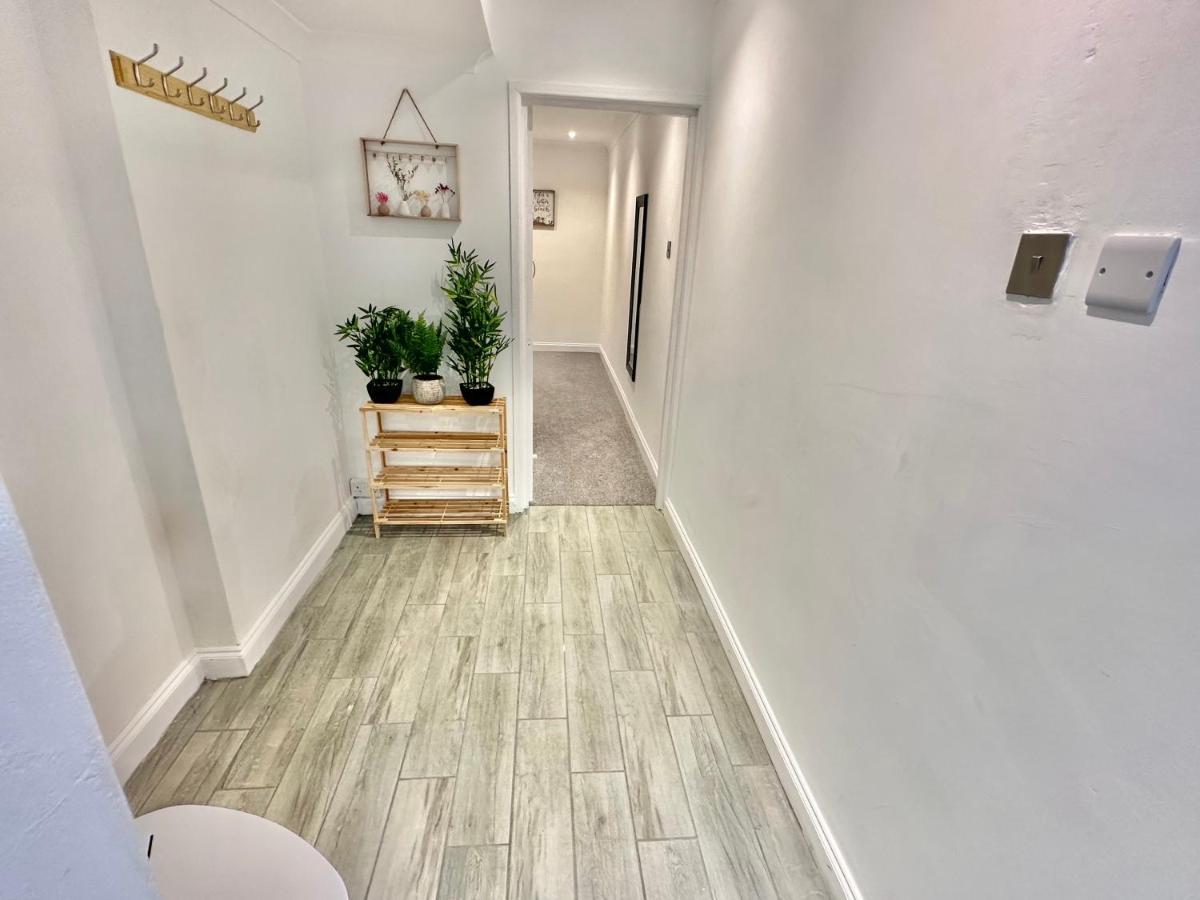Chic Apartment In Central Bournemouth With Parking Eksteriør bilde