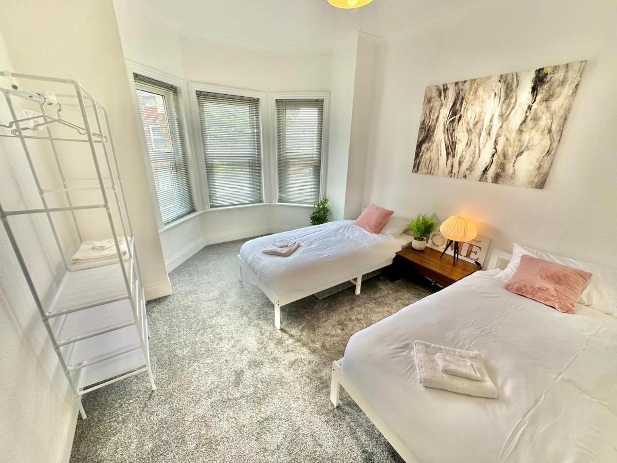 Chic Apartment In Central Bournemouth With Parking Eksteriør bilde