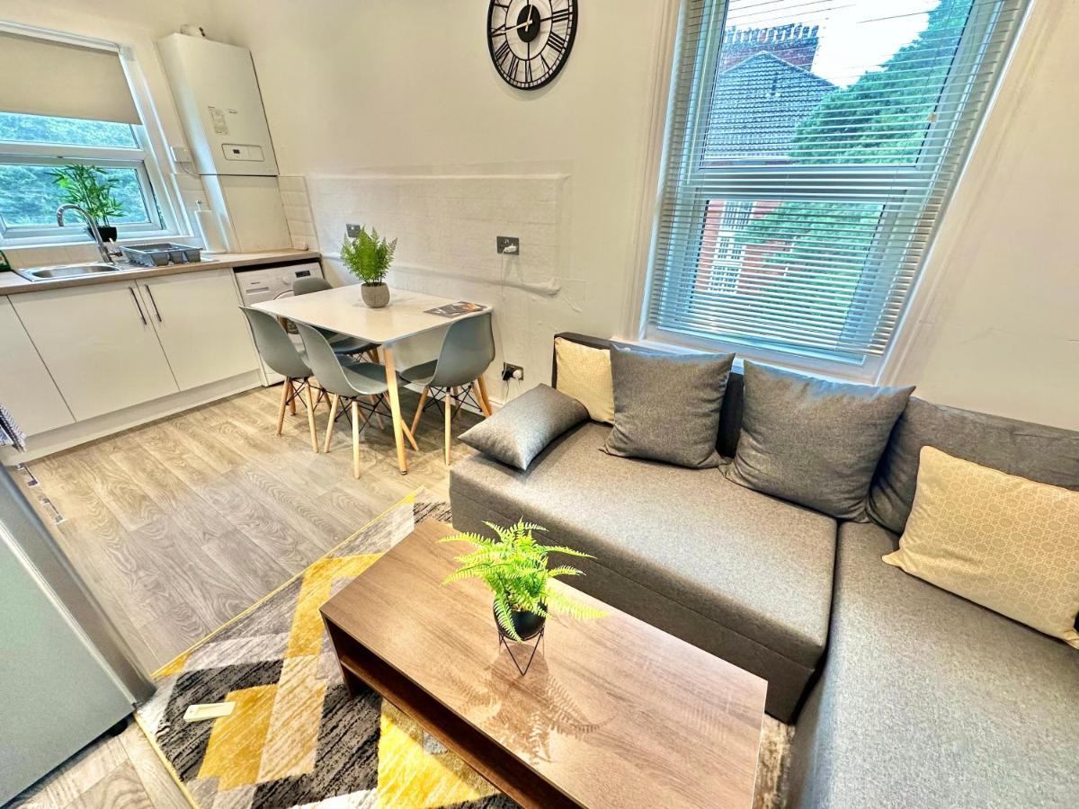 Chic Apartment In Central Bournemouth With Parking Eksteriør bilde